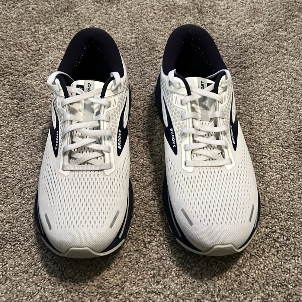 Brooks Ghost Running Shoes Mens 11.5 White/Navy in Excellent Condition
